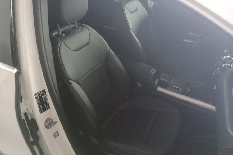 Used Mercedes-Benz GLA 2023 GLA 200 Right Front Seat