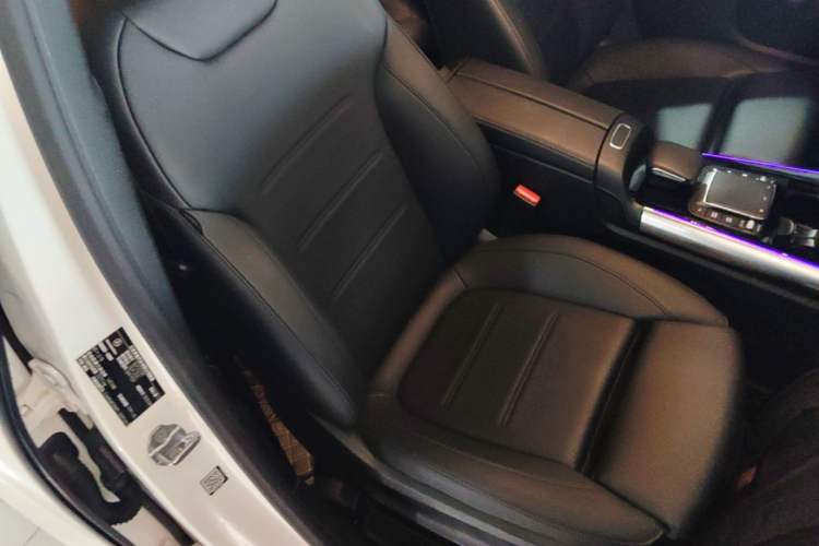 Used Mercedes-Benz GLA 2023 GLA 220 Right Front Seat