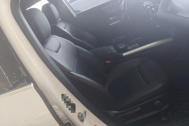 Used Mercedes-Benz GLA 2023 Facelifted GLA 200 Right Front Seat