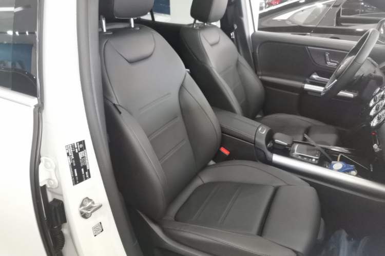 Used Mercedes-Benz GLA 2023 GLA 220 Right Front Seat