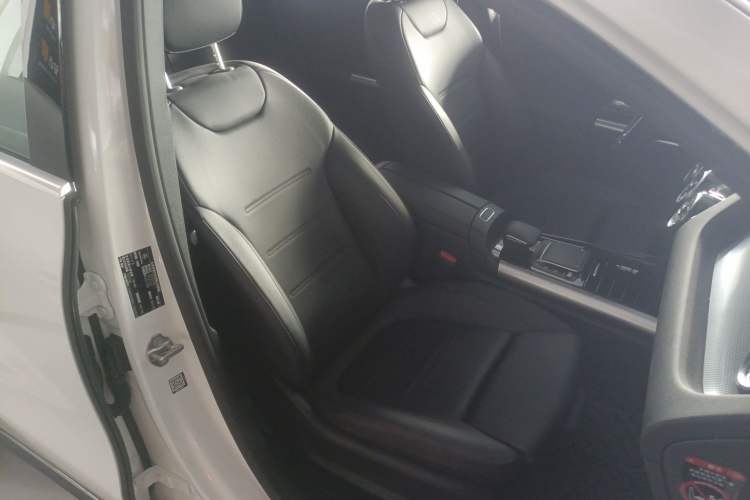 Used Mercedes-Benz GLA 2023 GLA 220 Right Front Seat