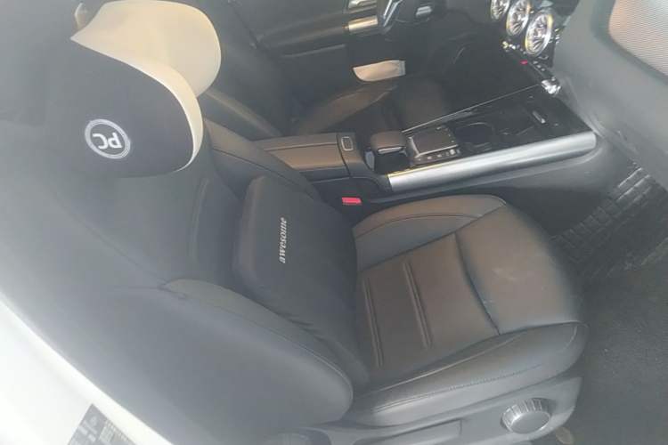 Used Mercedes-Benz GLA 2023 GLA 200 Right Front Seat