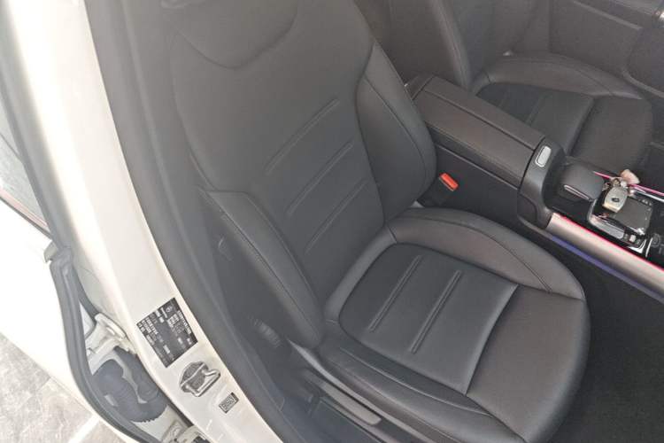 Used Mercedes-Benz GLA 2023 GLA 200 Right Front Seat