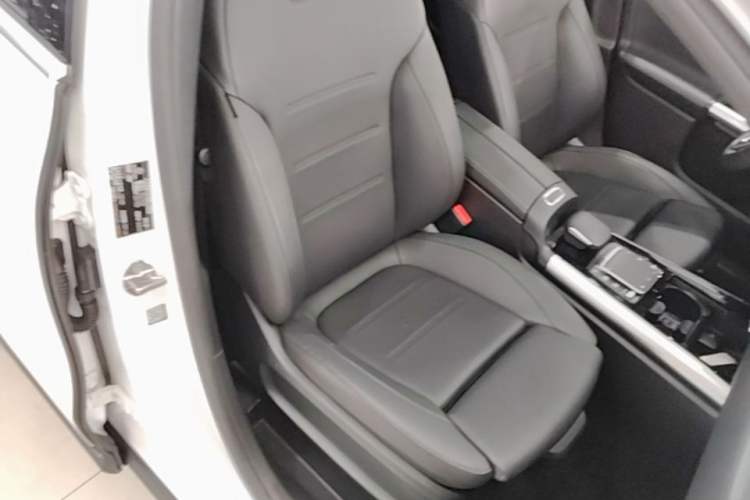 Used Mercedes-Benz GLA 2023 GLA 220 Right Front Seat