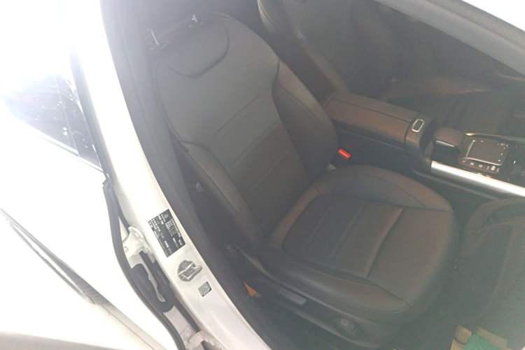 Used Mercedes-Benz GLA 2023 GLA 200 Right Front Seat