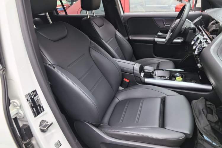 Used Mercedes-Benz GLA 2023 GLA 220 Right Front Seat