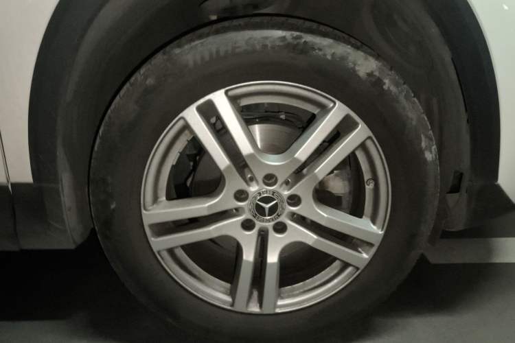 Used Mercedes-Benz GLA 2023 GLA 200 Right Front Wheel Hub