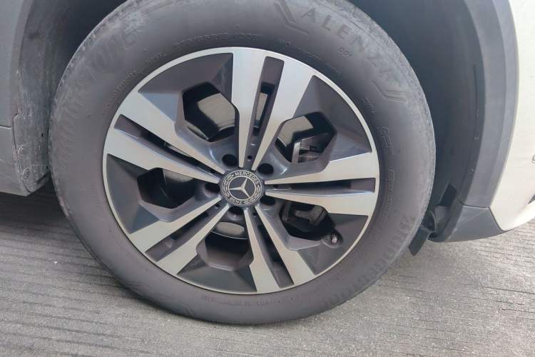 Used Mercedes-Benz GLA 2023 GLA 220 Right Front Wheel Hub