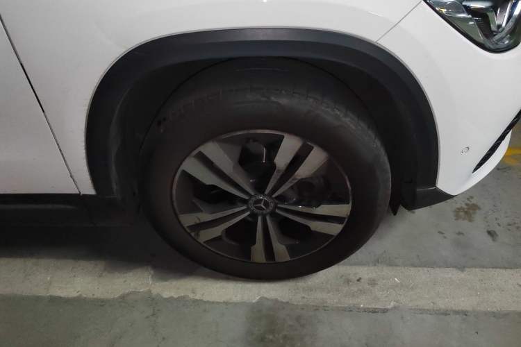 Used Mercedes-Benz GLA 2023 GLA 220 Right Front Wheel Hub