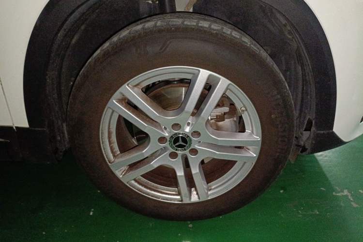 Used Mercedes-Benz GLA 2023 GLA 200 Right Front Wheel Hub