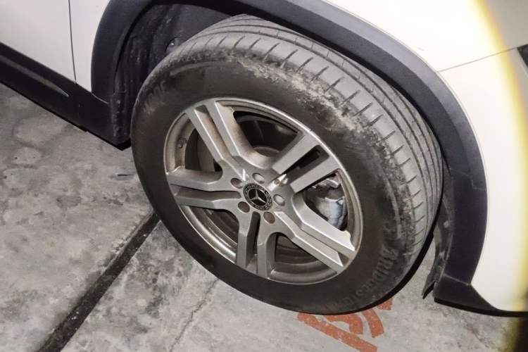 Used Mercedes-Benz GLA 2023 GLA 200 Right Front Wheel Hub