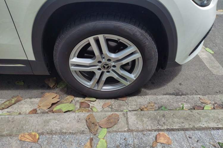 Used Mercedes-Benz GLA 2023 Facelifted GLA 200 Right Front Wheel Hub