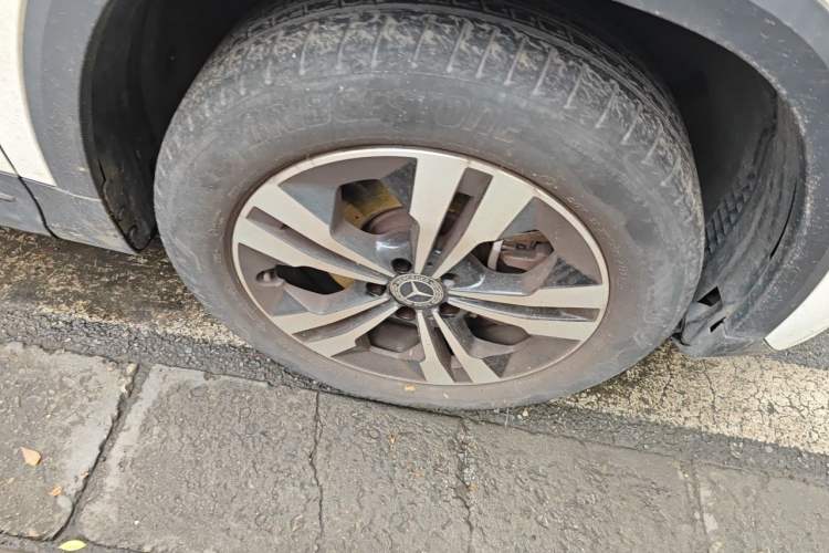 Used Mercedes-Benz GLA 2023 GLA 220 Right Front Wheel Hub