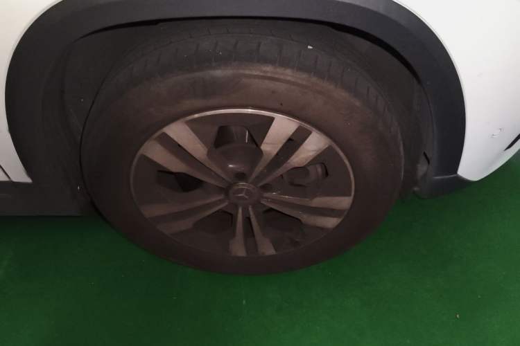 Used Mercedes-Benz GLA 2023 GLA 220 Right Front Wheel Hub