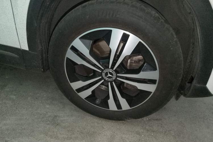Used Mercedes-Benz GLA 2023 GLA 220 Right Front Wheel Hub