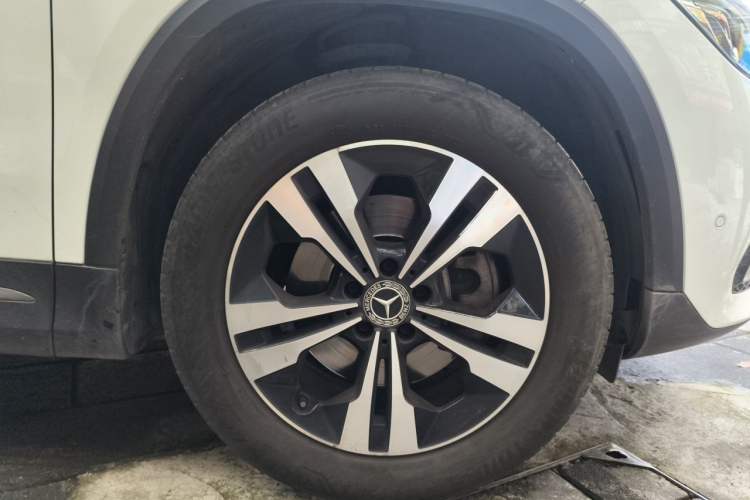 Used Mercedes-Benz GLA 2023 GLA 220 Right Front Wheel Hub