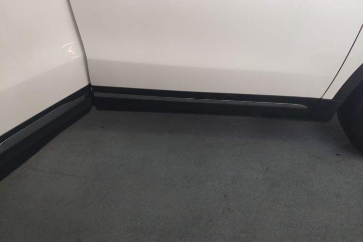 Used Mercedes-Benz GLA 2023 Facelifted GLA 200 Right Side Sill