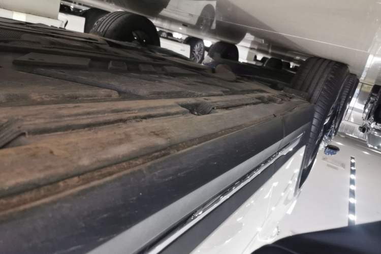 Used Mercedes-Benz GLA 2023 GLA 220 Right Side Sill