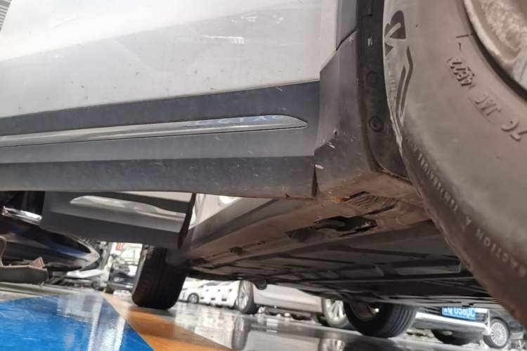 Used Mercedes-Benz GLA 2023 GLA 200 Right Side Sill