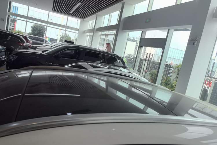 Used Mercedes-Benz GLA 2023 GLA 220 Roof