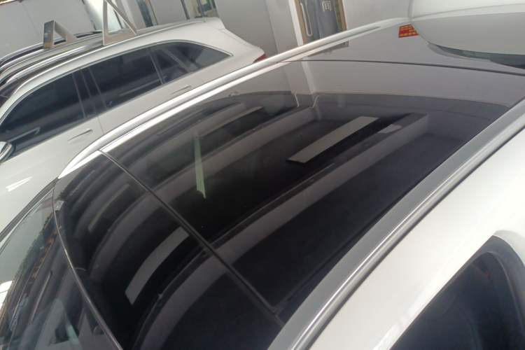 Used Mercedes-Benz GLA 2023 GLA 200 Roof