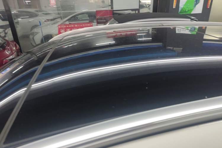 Used Mercedes-Benz GLA 2023 GLA 200 Roof