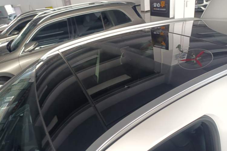 Used Mercedes-Benz GLA 2023 GLA 220 Roof