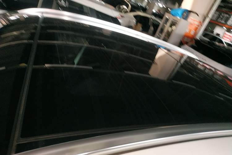 Used Mercedes-Benz GLA 2023 Facelifted GLA 200 Roof