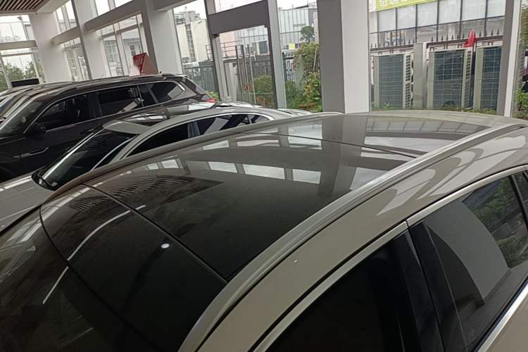 Used Mercedes-Benz GLA 2023 GLA 220 Roof