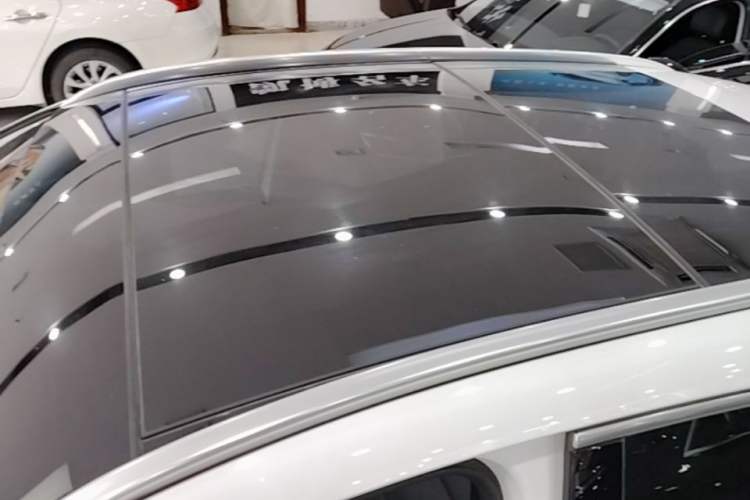 Used Mercedes-Benz GLA 2023 GLA 220 Roof