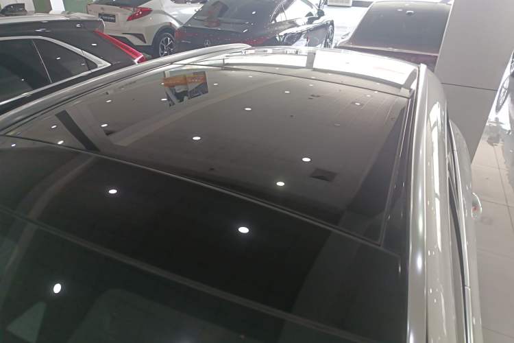 Used Mercedes-Benz GLA 2023 GLA 200 Roof