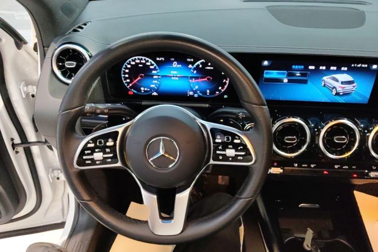 Used Mercedes-Benz GLA 2023 Facelifted GLA 200 Steering Wheel