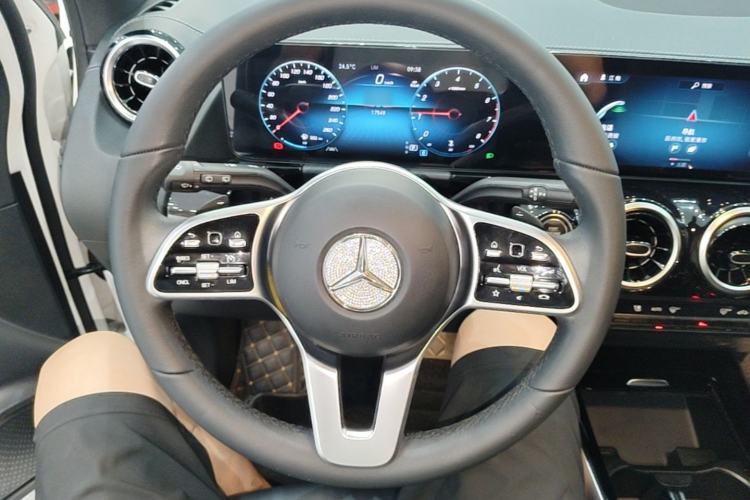 Used Mercedes-Benz GLA 2023 GLA 200 Steering Wheel