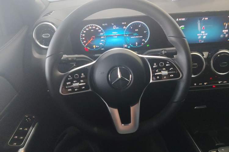Used Mercedes-Benz GLA 2023 Facelifted GLA 200 Steering Wheel