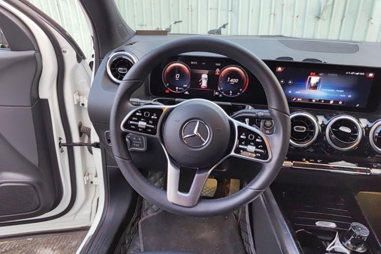 Used Mercedes-Benz GLA 2023 Facelifted GLA 200 Steering Wheel