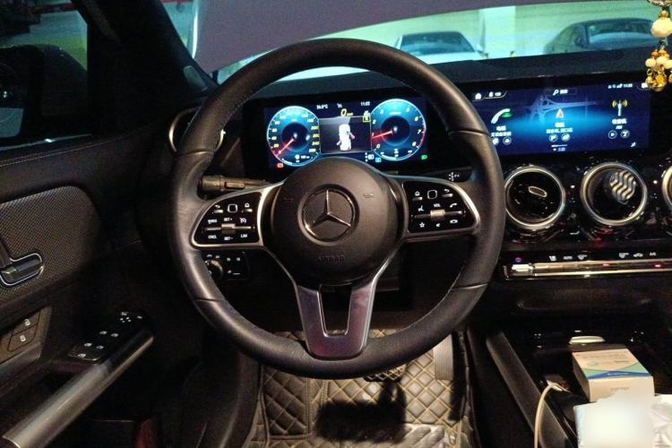 Used Mercedes-Benz GLA 2023 GLA 200 Steering Wheel