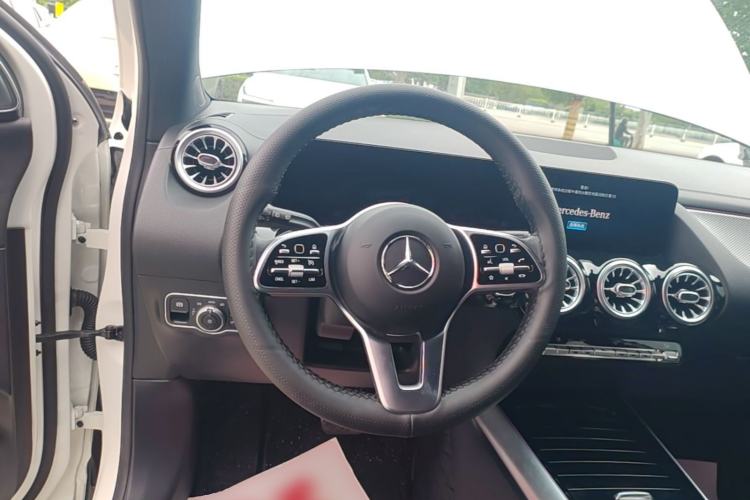 Used Mercedes-Benz GLA 2023 Facelifted GLA 200 Steering Wheel