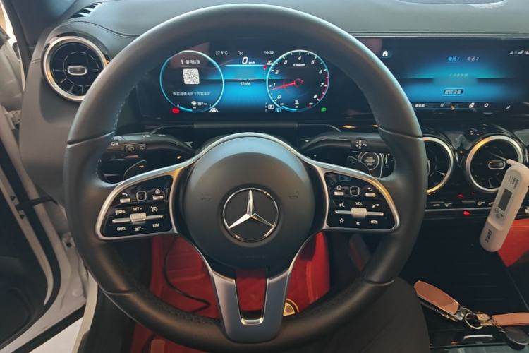 Used Mercedes-Benz GLA 2023 Facelifted GLA 200 Steering Wheel