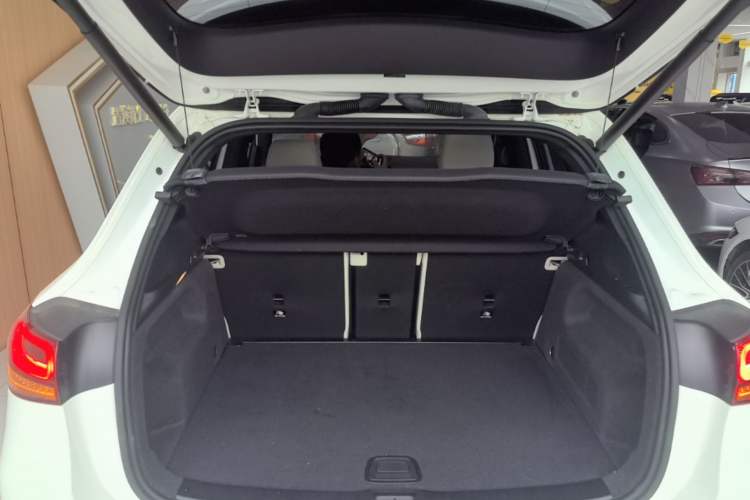 Used Mercedes-Benz GLA 2023 GLA 220 Trunk