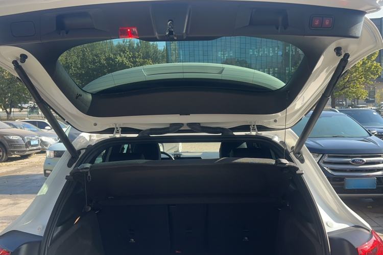 Used Mercedes-Benz GLA 2023 GLA 200 Trunk