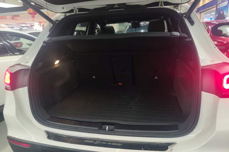 Used Mercedes-Benz GLA 2023 GLA 200 Trunk