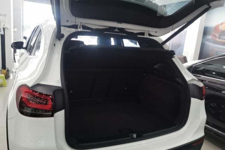 Used Mercedes-Benz GLA 2023 GLA 220 Trunk