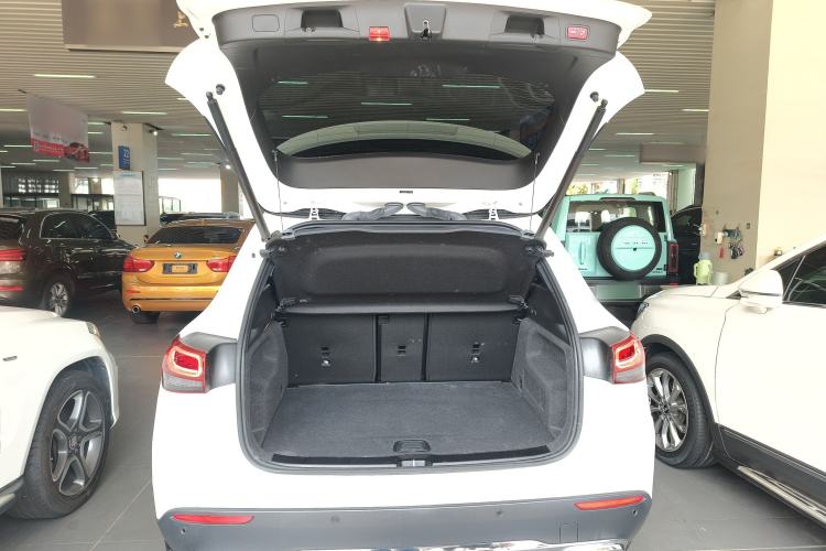 Used Mercedes-Benz GLA 2023 GLA 220 Trunk