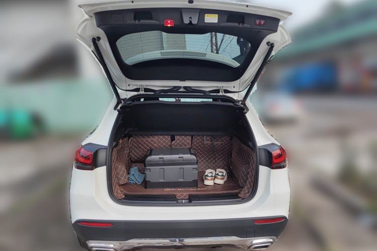 Used Mercedes-Benz GLA 2023 Facelifted GLA 200 Trunk
