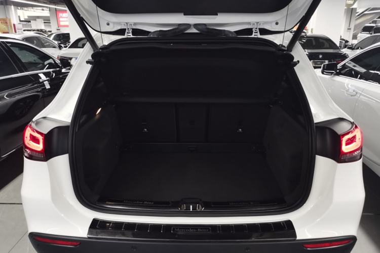 Used Mercedes-Benz GLA 2023 GLA 220 Trunk
