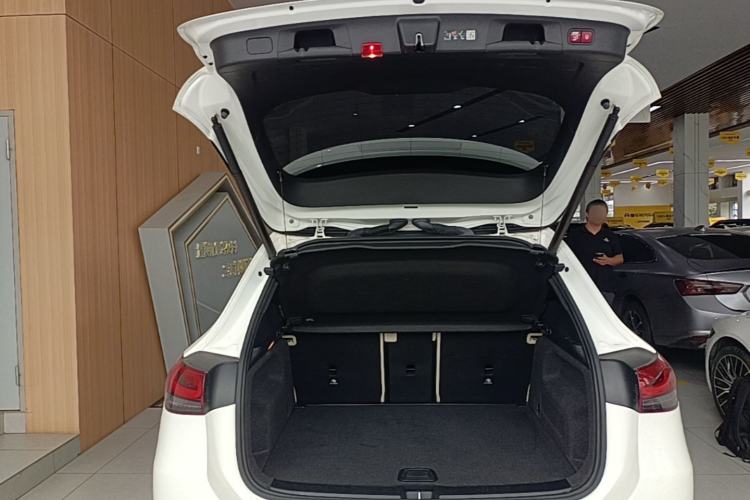 Used Mercedes-Benz GLA 2023 GLA 220 Trunk