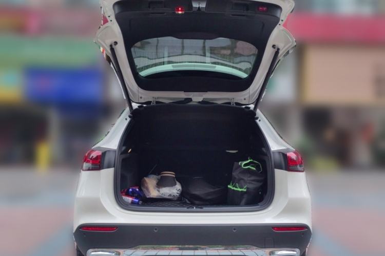 Used Mercedes-Benz GLA 2023 GLA 220 Trunk