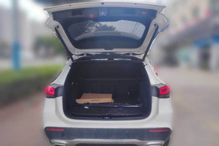 Used Mercedes-Benz GLA 2023 GLA 220 Trunk