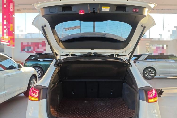 Used Mercedes-Benz GLA 2023 GLA 200 Trunk