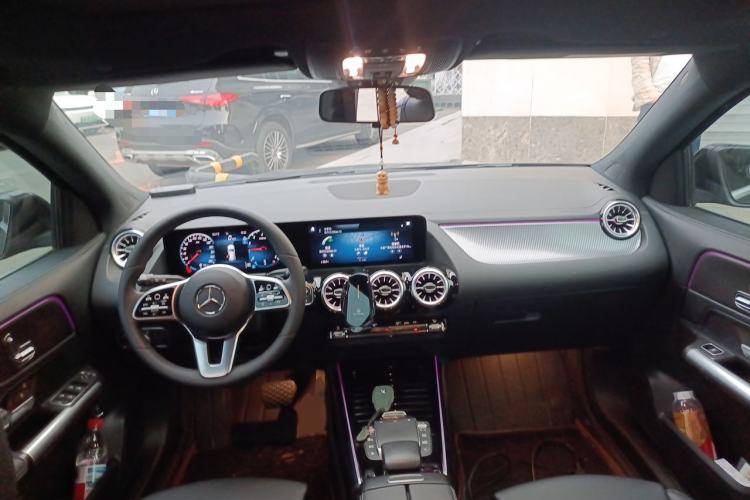 Used Mercedes-Benz GLA 2024 GLA 220 Center Console